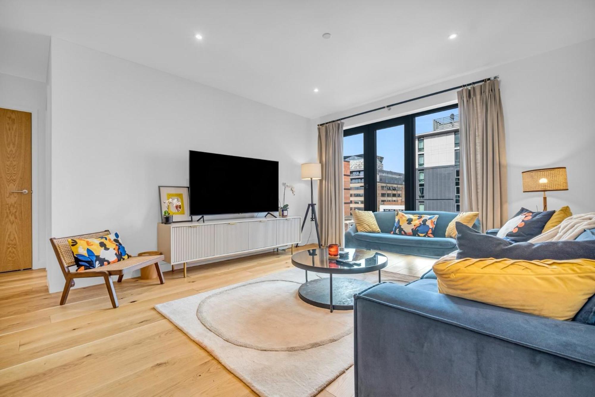 Luxurious & Glamorous Centrally Located 2 Bedroom 2 Bathroom Apartment - Central Birmingham - Secure Parking - Netflix מראה חיצוני תמונה