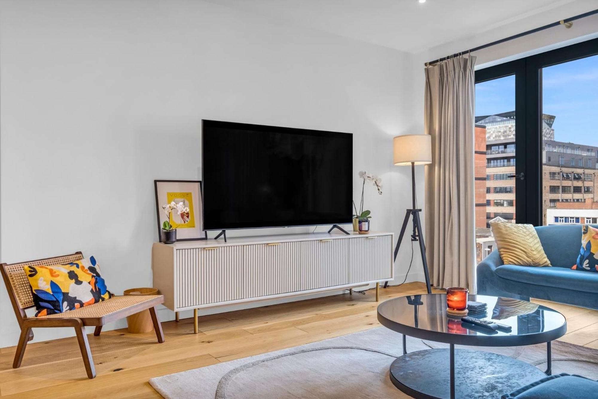 Luxurious & Glamorous Centrally Located 2 Bedroom 2 Bathroom Apartment - Central Birmingham - Secure Parking - Netflix מראה חיצוני תמונה